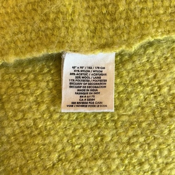 R A R E Sold Out Anthropologie pom pom throw blanket. - Picture 3 of 4